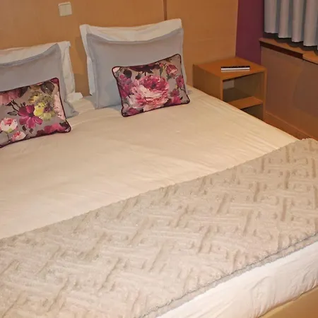 Residencial Paranhos לינה וארוחת בוקר 2*