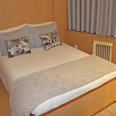 Residencial Paranhos לינה וארוחת בוקר פורטו