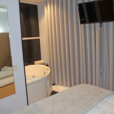Residencial Paranhos לינה וארוחת בוקר 2*