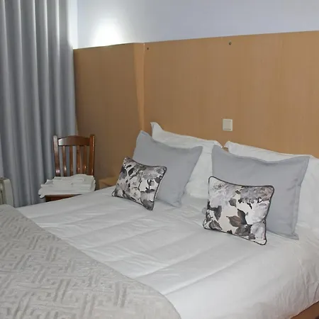 Bed & Breakfast Residencial Paranhos 2*