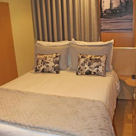 Residencial Paranhos לינה וארוחת בוקר 2*